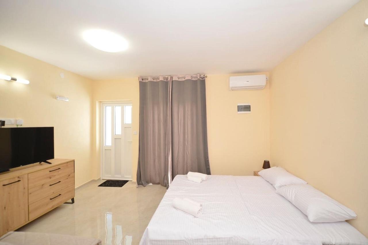 Studio Vukovic * Kotor
